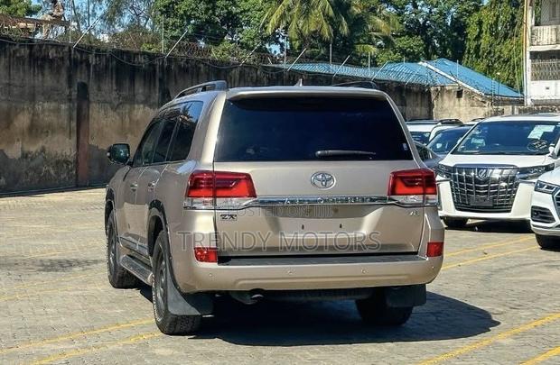 Toyota Land Cruiser 2019 Beige