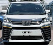 Toyota Vellfire 2019 White for sale