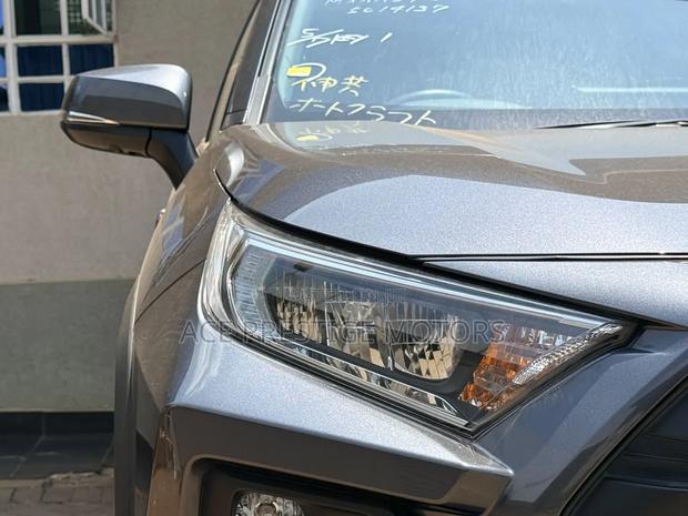 Toyota RAV4 2020 Gray