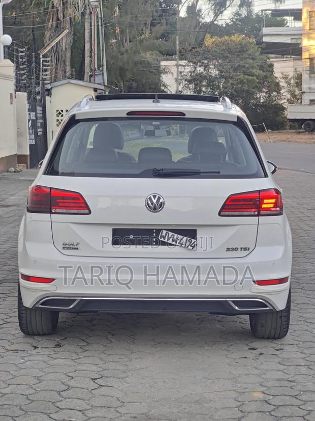 Volkswagen Golf 2019 White