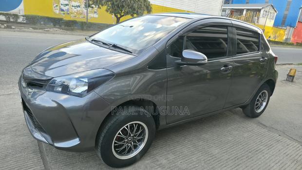 Toyota Vitz 2015 Gray