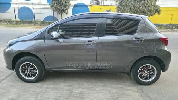 Toyota Vitz 2015 Gray