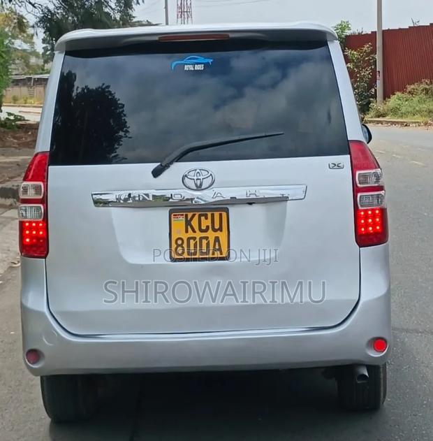 Toyota Noah 2012 Gray