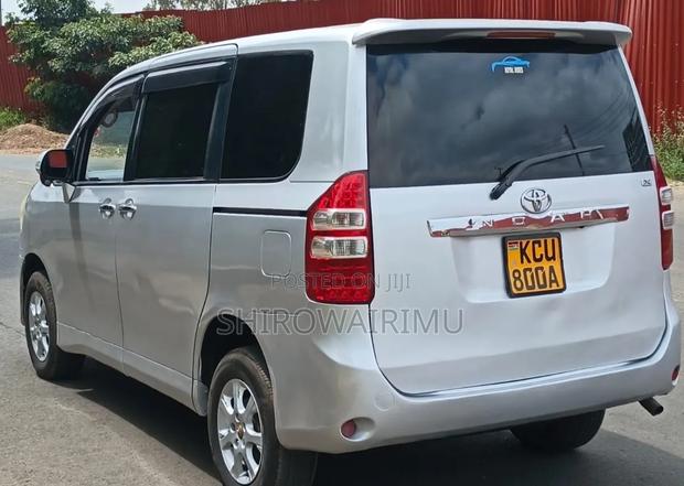 Toyota Noah 2012 Gray