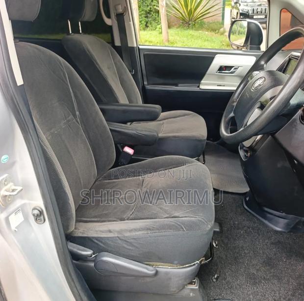 Toyota Noah 2012 Gray