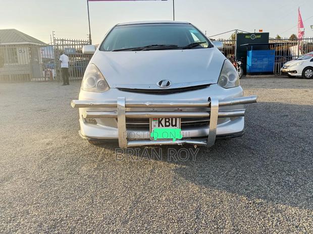 Toyota Wish 2005 Silver