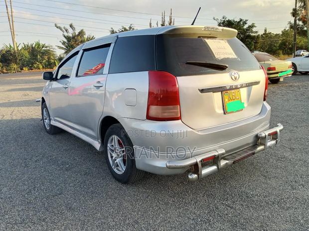 Toyota Wish 2005 Silver