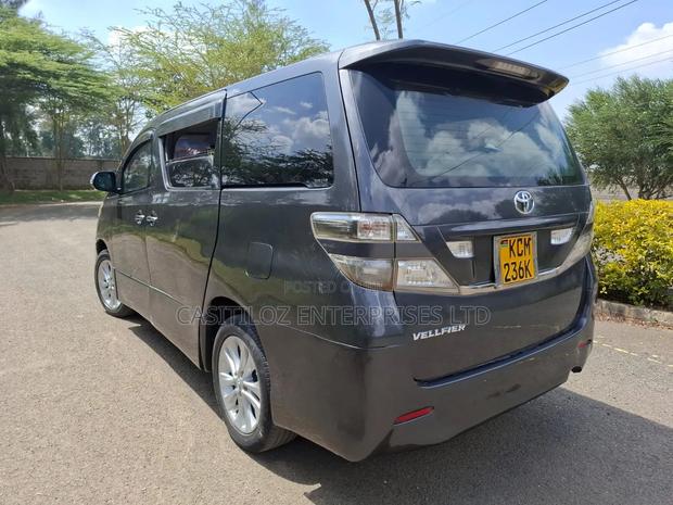 Toyota Vellfire 2010 Gray