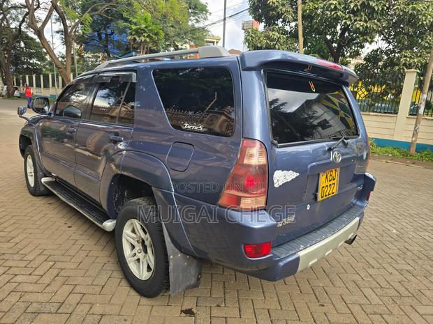 Toyota Hilux Surf 2002 Blue