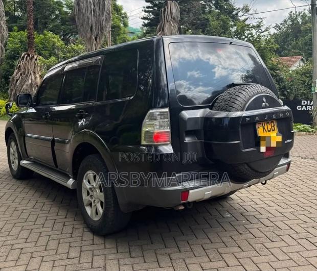 Mitsubishi Pajero 3.2 DI-D Avance Automatic 2008 Black