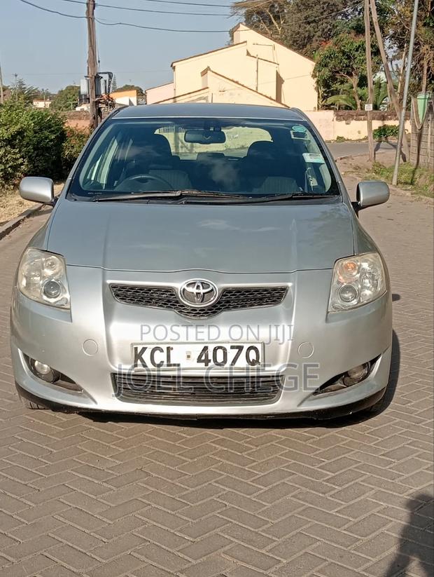 Toyota Auris 2010 Silver