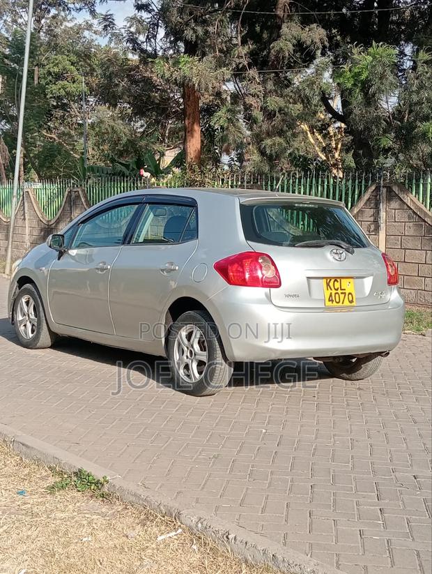 Toyota Auris 2010 Silver