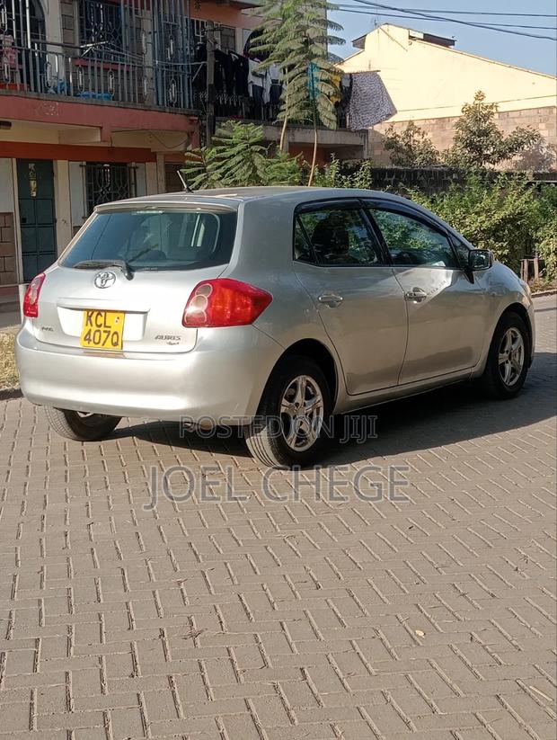 Toyota Auris 2010 Silver