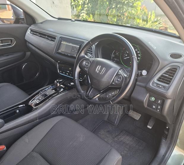 Honda Vezel 2020 Green