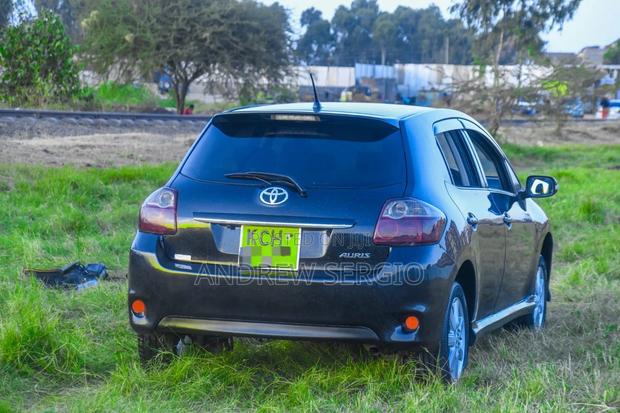 Toyota Auris 2010 Black