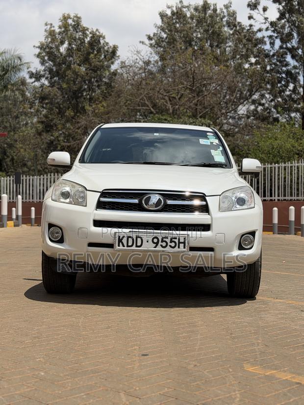 Toyota RAV4 2015 White
