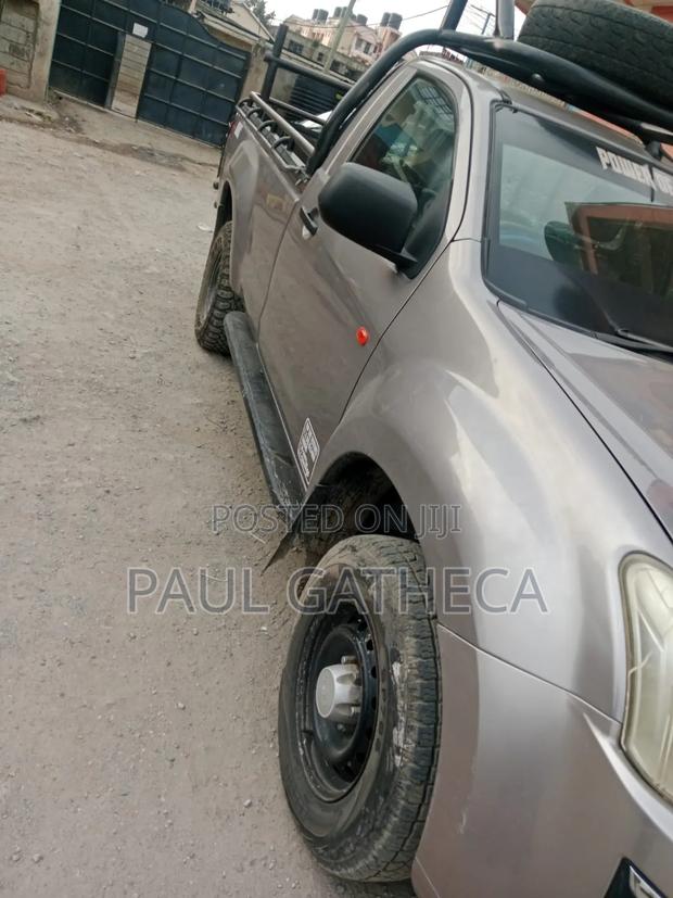 Isuzu D-MAX 2019 Gray