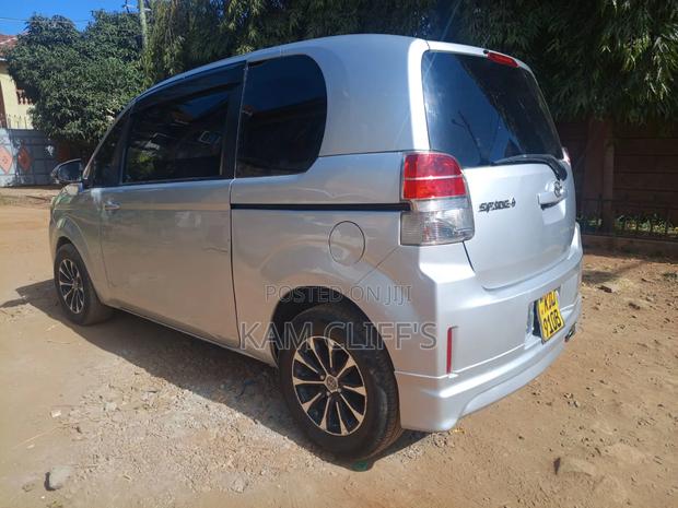 Toyota Spade 2015 Beige