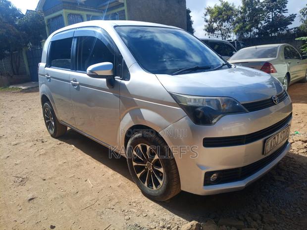 Toyota Spade 2015 Beige