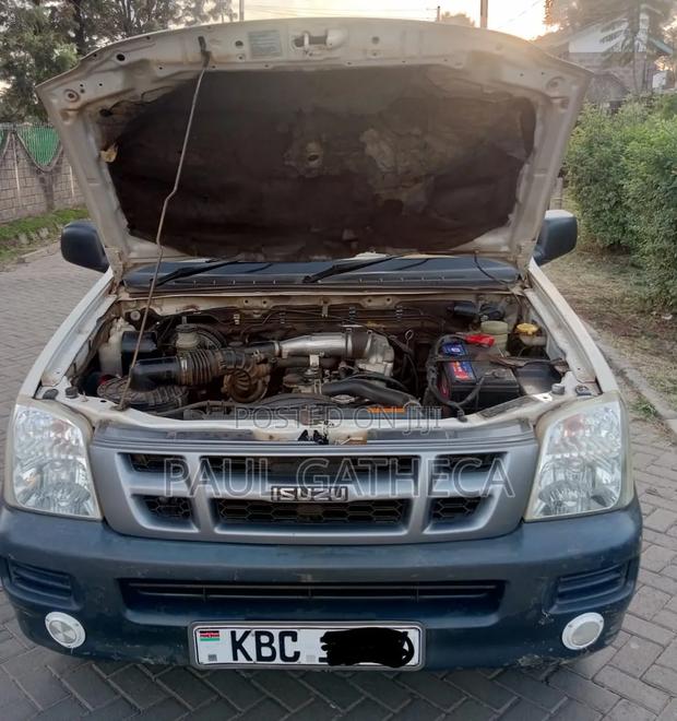 Isuzu D-MAX 2009 Off white