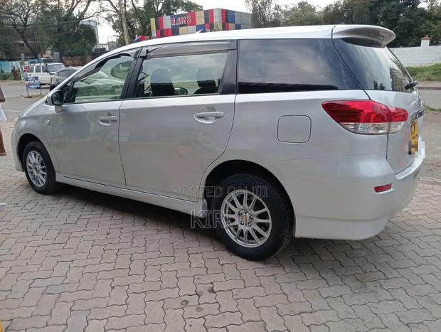 Toyota Wish 2011 White