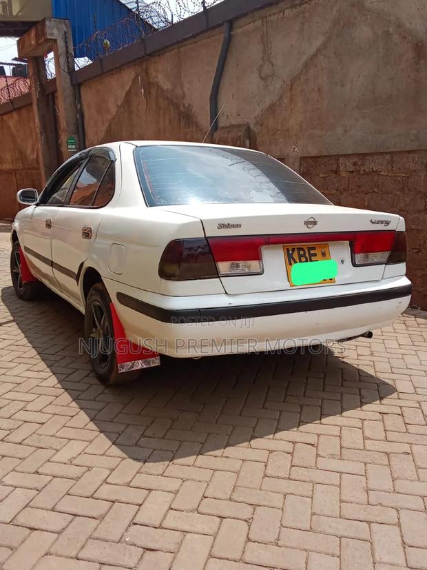 Nissan Sunny 2002 White