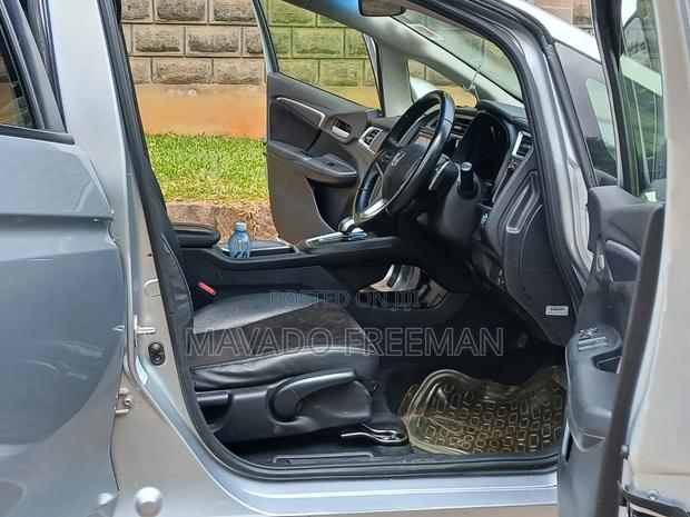 Honda Fit Shuttle 2016 Silver