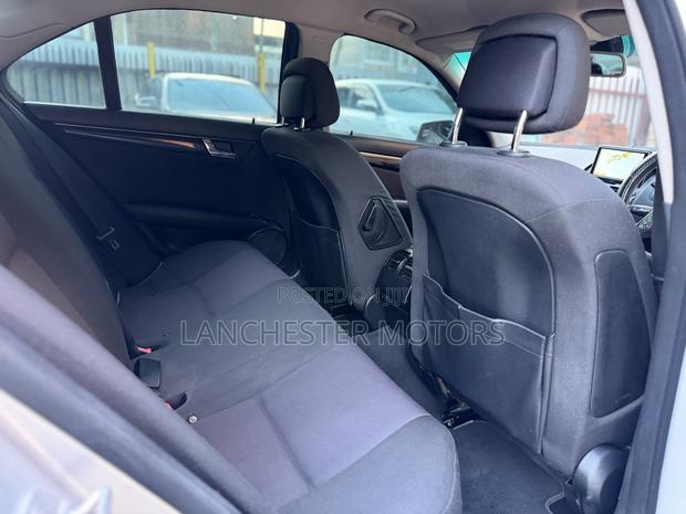 Mercedes-Benz C200 2010 Silver