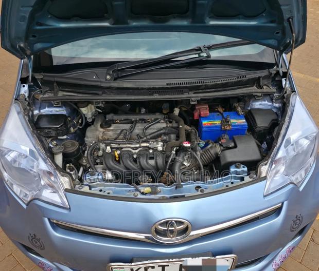 Toyota Ractis 2012 Blue