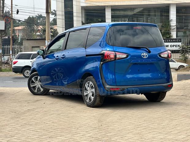 Toyota Sienta 2020 Blue