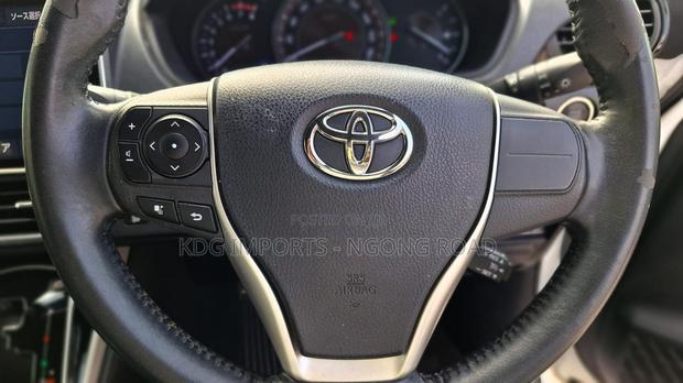 Toyota Esquire 2019 White