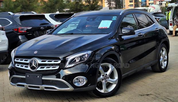 Mercedes-Benz 220 2019 Black