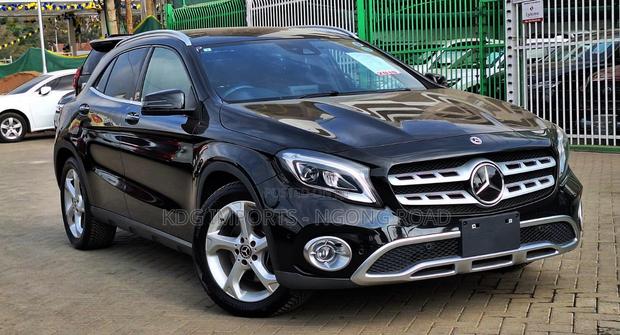 Mercedes-Benz 220 2019 Black