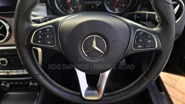 Mercedes-Benz 220 2019 Black