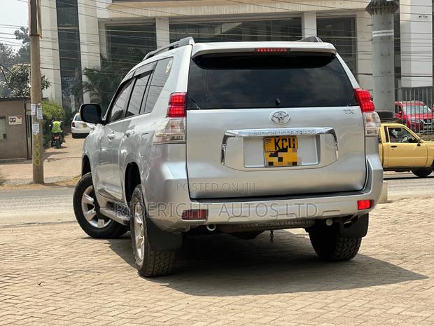 Toyota Land Cruiser Prado 2012 Silver