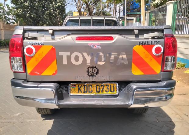 Toyota Hilux 2021 Brown