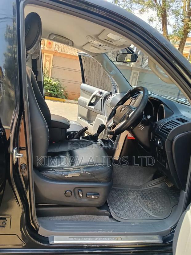 Toyota Land Cruiser Prado 2012 Black