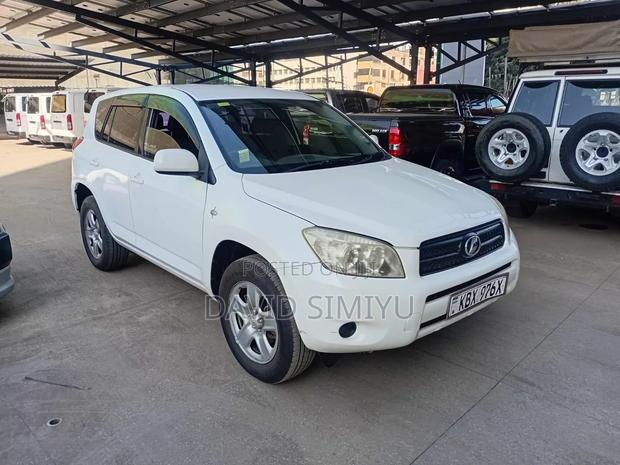 Toyota RAV4 2006 White