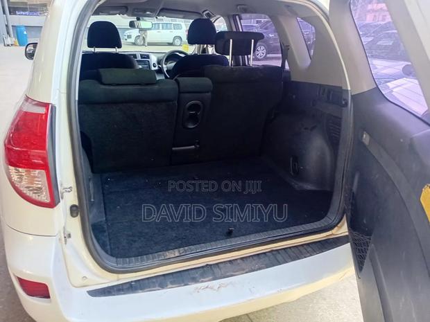 Toyota RAV4 2006 White