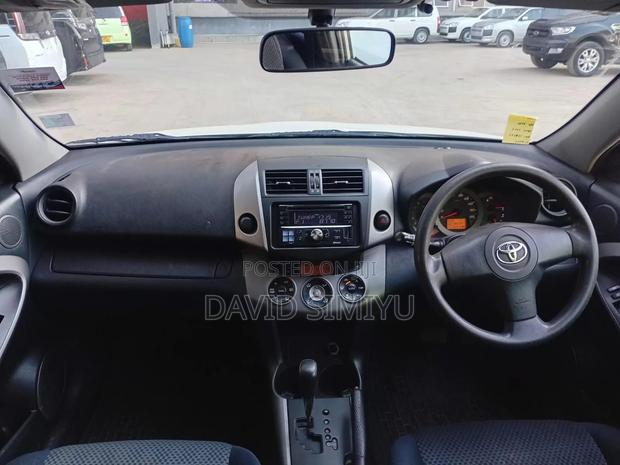 Toyota RAV4 2006 White