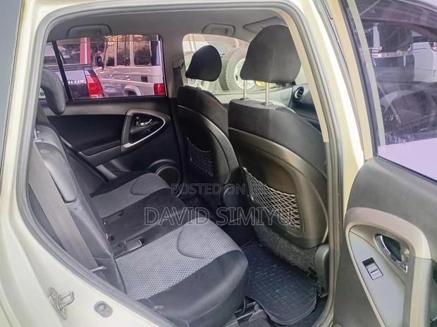 Toyota RAV4 2006 White