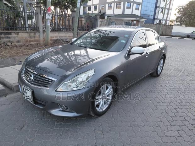 Nissan Skyline 2011 Gray
