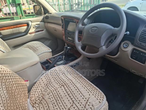 Lexus LX 470 AWD 2002 White