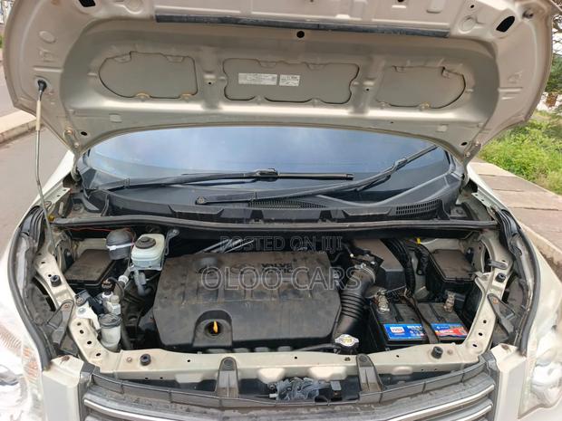Toyota Noah 2011 Silver