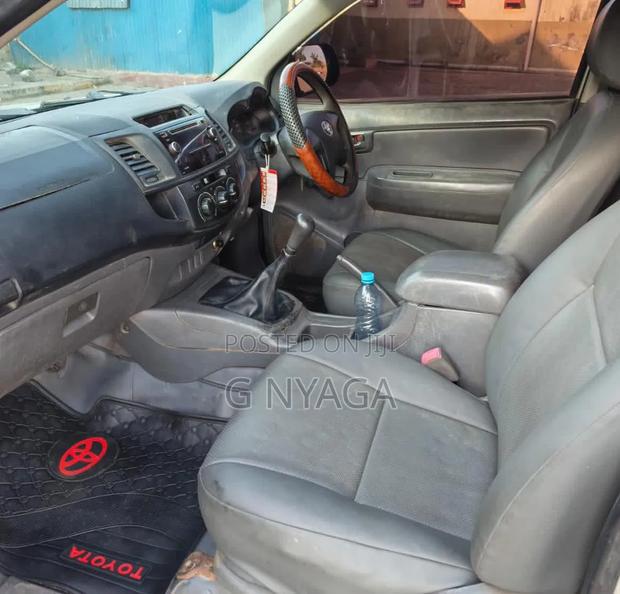Toyota Hilux 2014 Silver