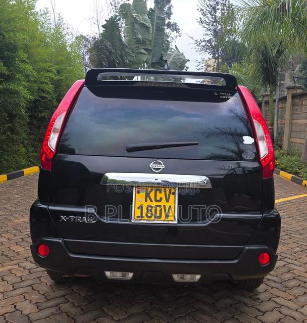 Nissan X-Trail 2012 Black
