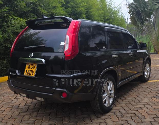 Nissan X-Trail 2012 Black