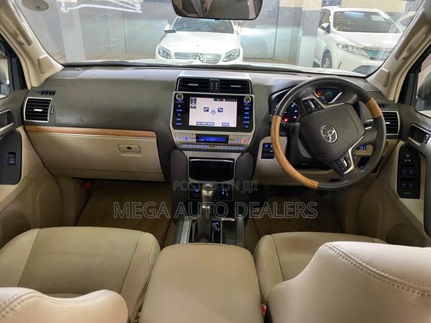 Toyota Land Cruiser Prado 2.8 2019 White