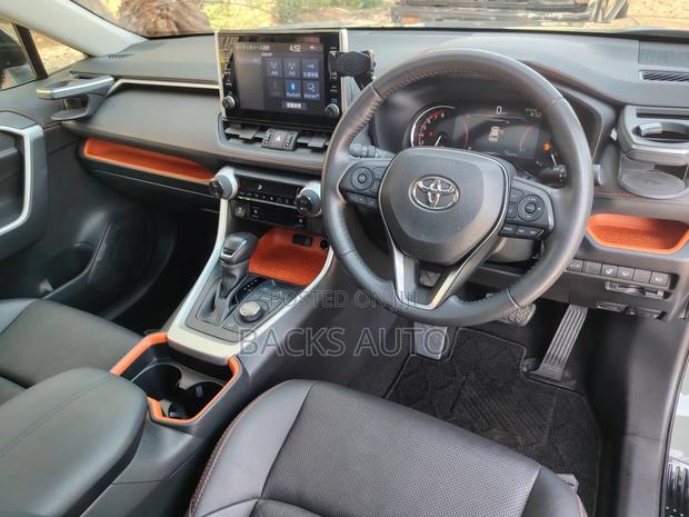 Toyota RAV4 2021
