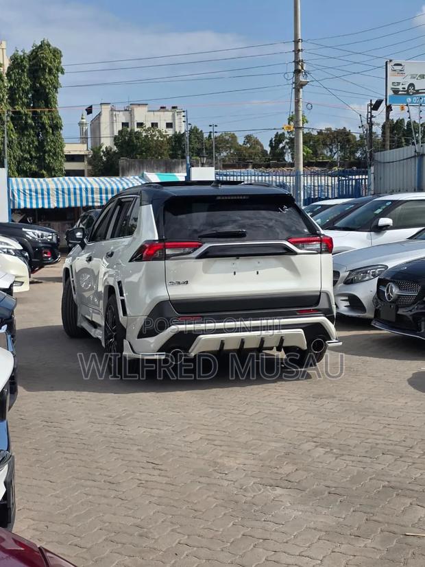 Toyota RAV4 2020 Silver